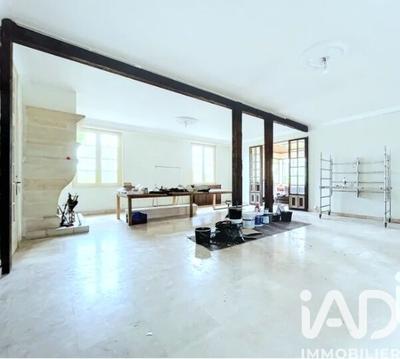 Maison - 310 m² - 9 pièces