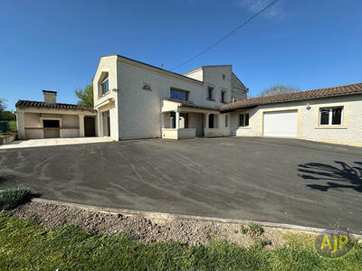 Maison - 200 m² - 7 pièces