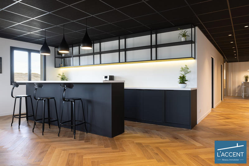 Bureau - 153 m² - 6 pièces