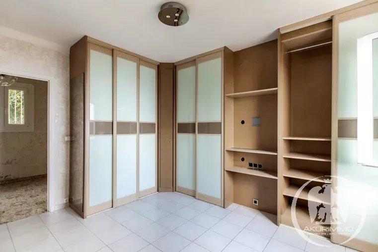 Appartement - 300 m² - 8 pièces