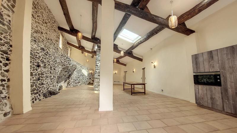 Maison - 584 m² - 14 pièces