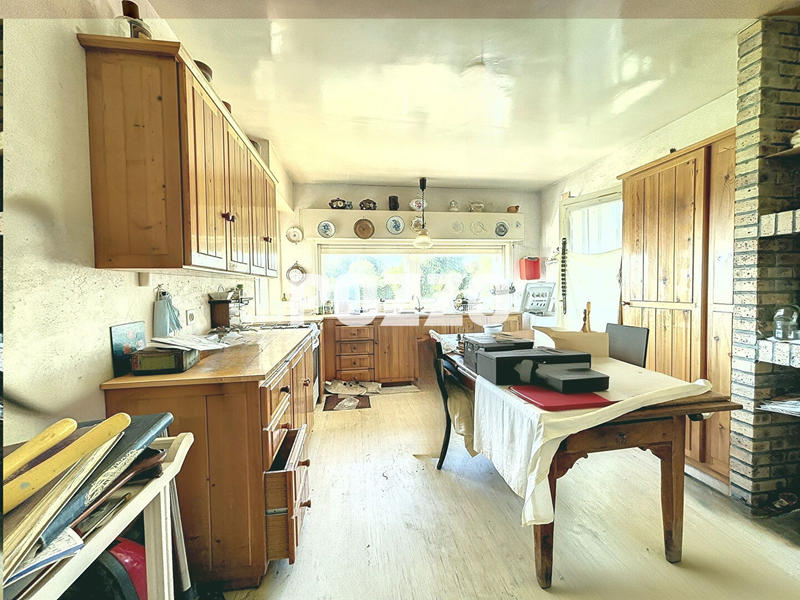 Maison - 232 m² - 6 pièces