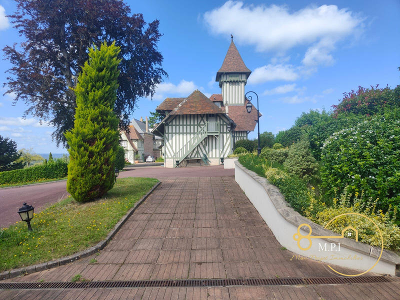 Château - 779 m² - 13 pièces