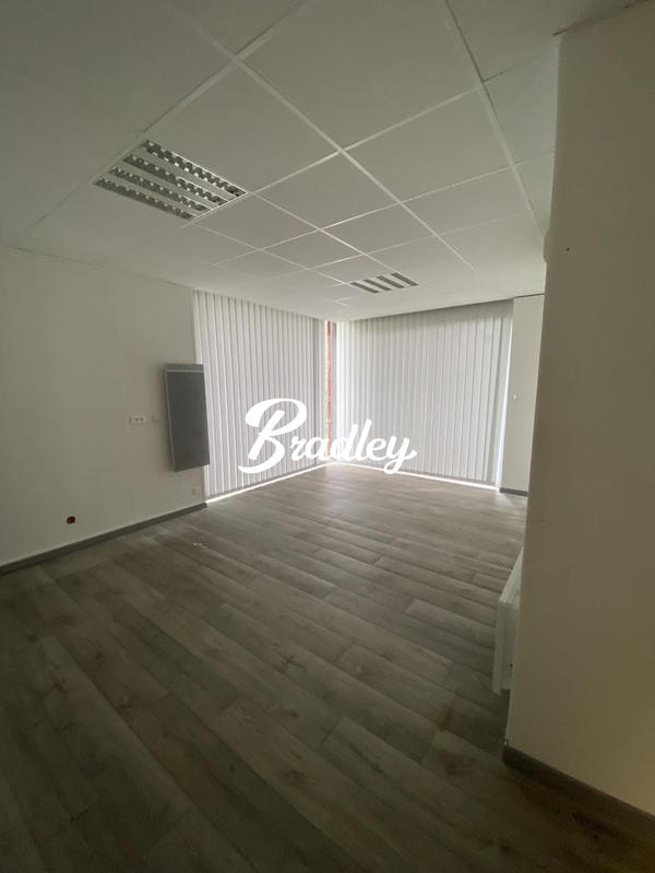 Bureau - 450 m²