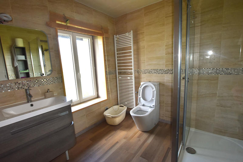 Corps de ferme - 210 m² - 7 pièces