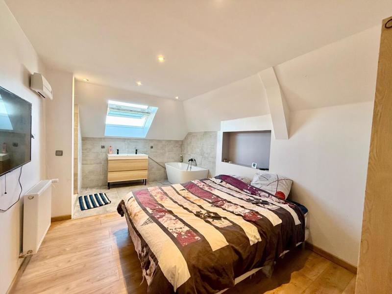 Maison - 183 m² - 5 pièces