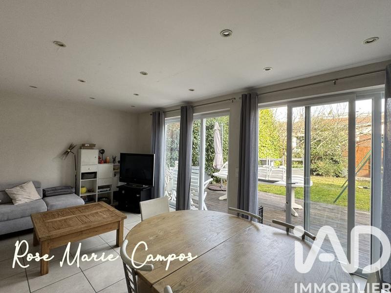 Maison - 242 m² - 11 pièces