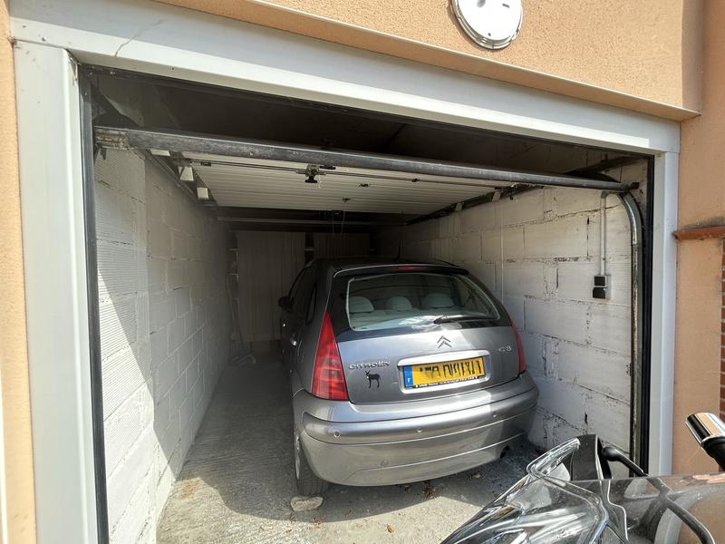 Parking / Garage - 56 m²