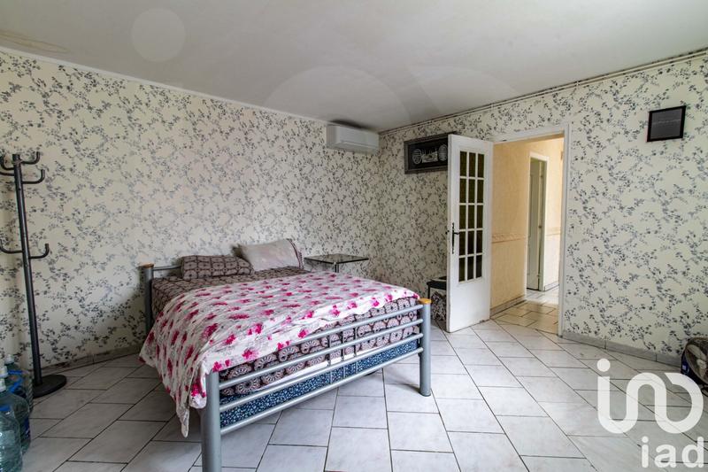 Maison - 330 m² - 15 pièces