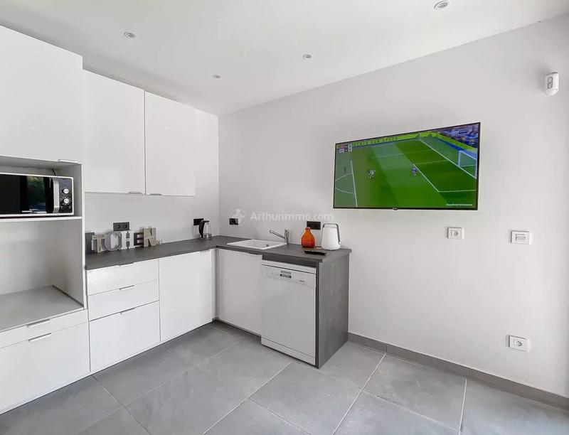 Maison - 334 m² - 11 pièces