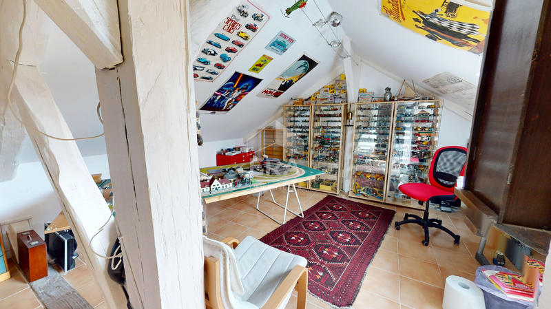 Demeure - 228 m² - 9 pièces