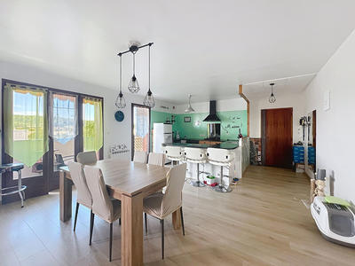 Appartement - 79 m² - 3 pièces