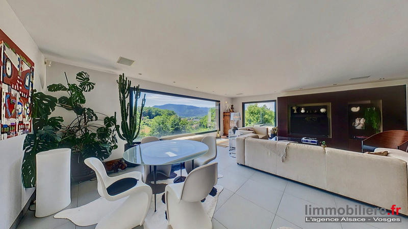 Maison contemporaine - 270 m² - 5 pièces