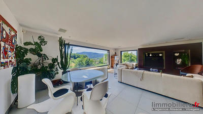 Maison contemporaine - 270 m² - 5 pièces