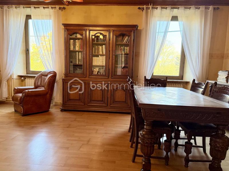 Maison - 186 m² - 9 pièces