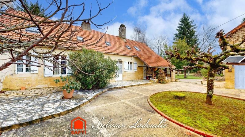 Maison - 350 m² - 13 pièces