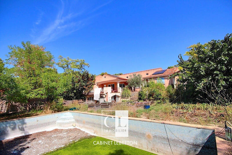 Villa - 295 m² - 5 pièces