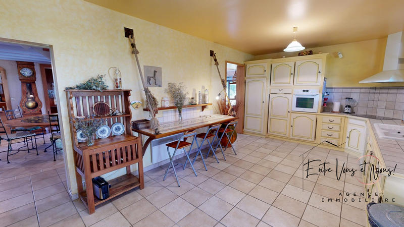 Maison - 347 m² - 13 pièces