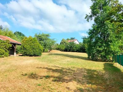 Terrain constructible - 910 m²