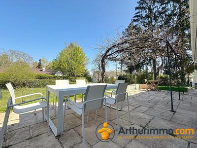 Maison - 194 m² - 7 pièces