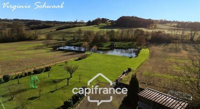 Maison - 219 m² - 8 pièces