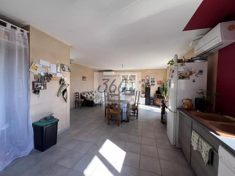 Maison - 96 m² - 5 pièces