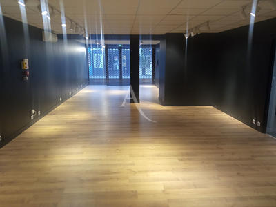 Local commercial - 121 m²