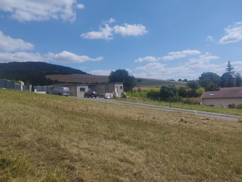 Terrain constructible - 702 m²