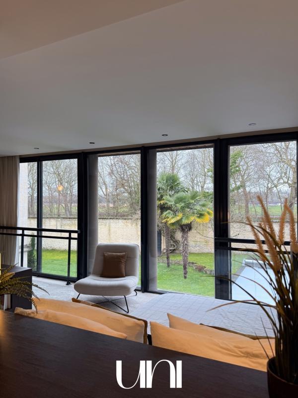 Maison - 230 m² - 6 pièces