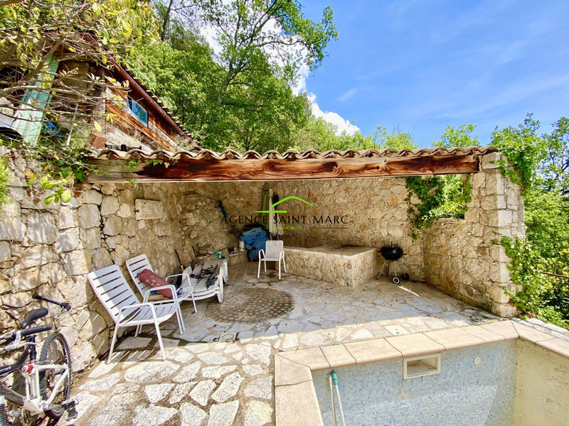 Maison - 221 m² - 5 pièces