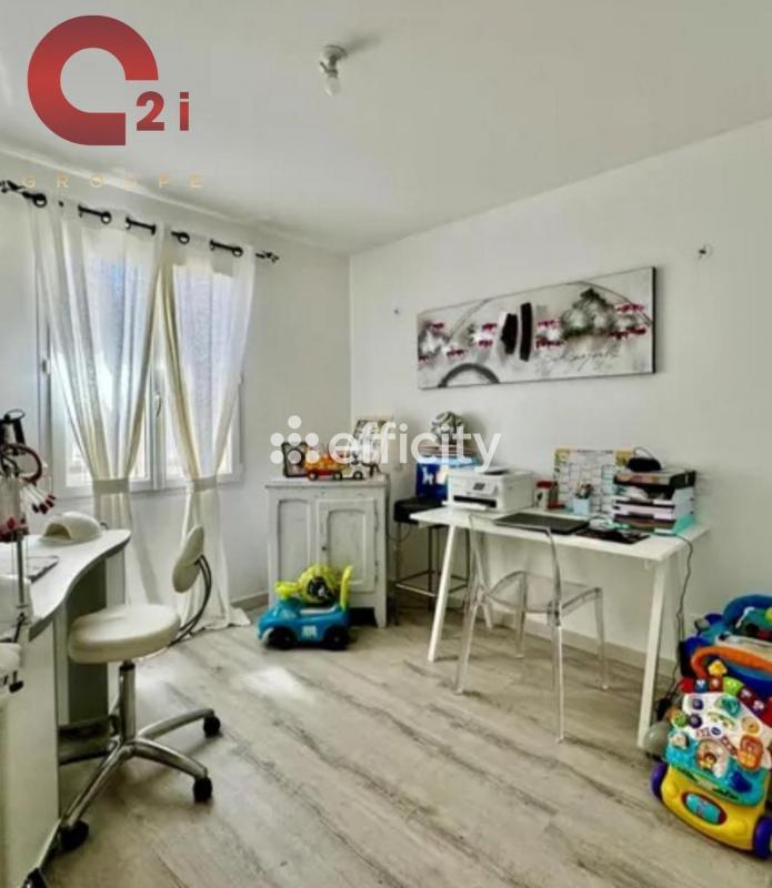 Maison - 203 m² - 7 pièces