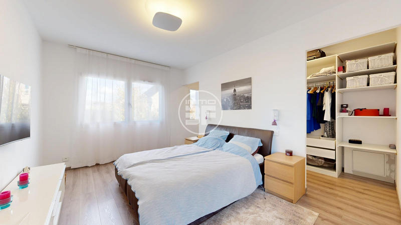 Maison - 222 m² - 7 pièces