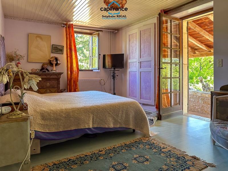 Propriété - 230 m² - 7 pièces