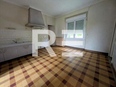 Maison - 420 m² - 14 pièces