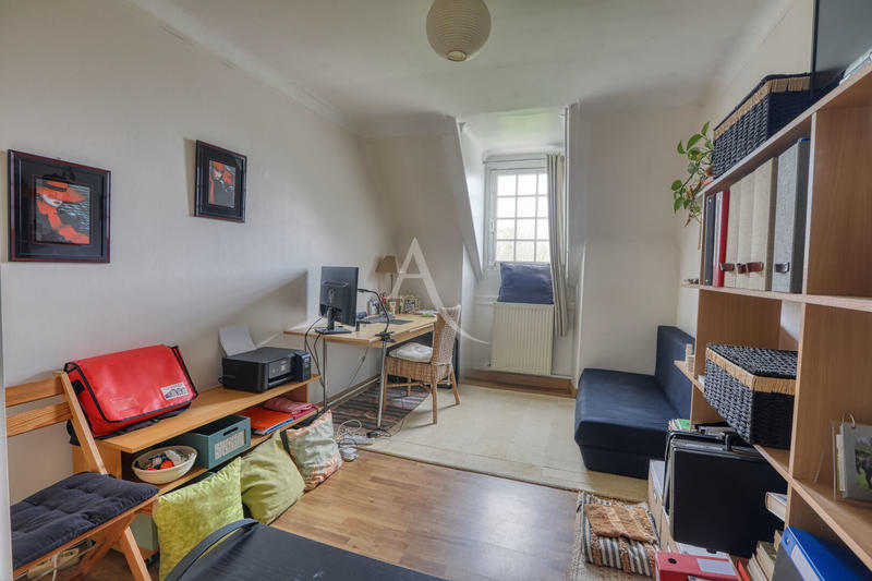 Maison - 220 m² - 8 pièces