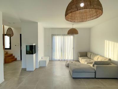 Maison contemporaine - 95 m² - 4 pièces