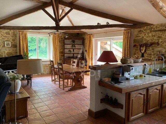 Maison - 275 m² - 6 pièces