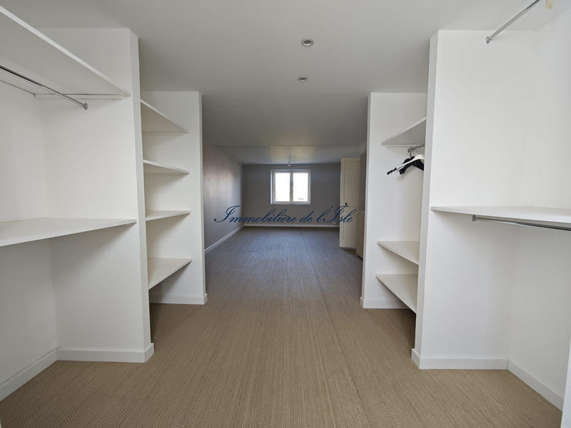 Maison - 265 m² - 12 pièces