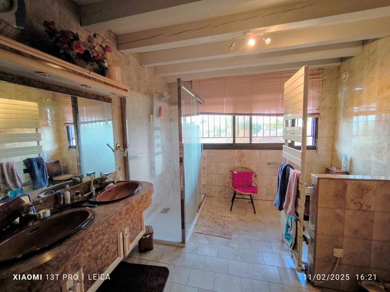 Maison - 185 m² - 5 pièces