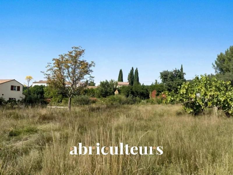 Terrain - 1 400 m²