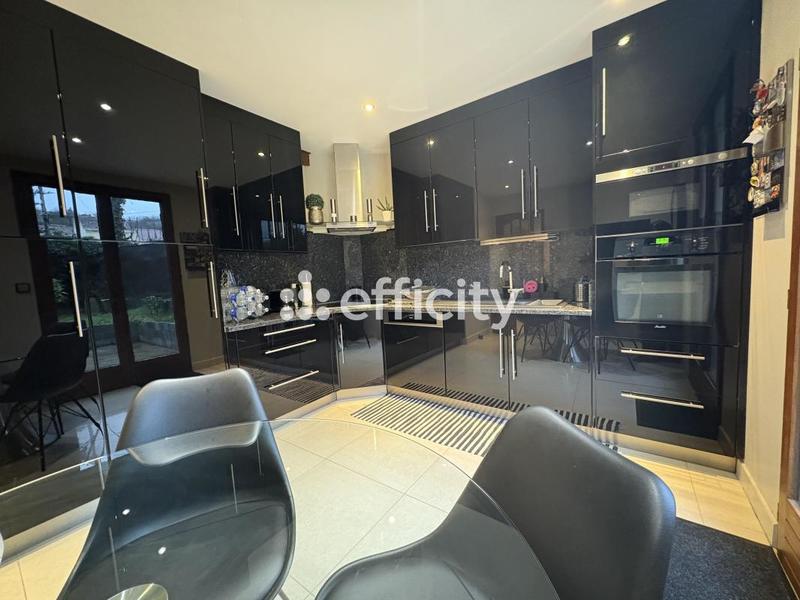 Maison - 130 m² - 6 pièces