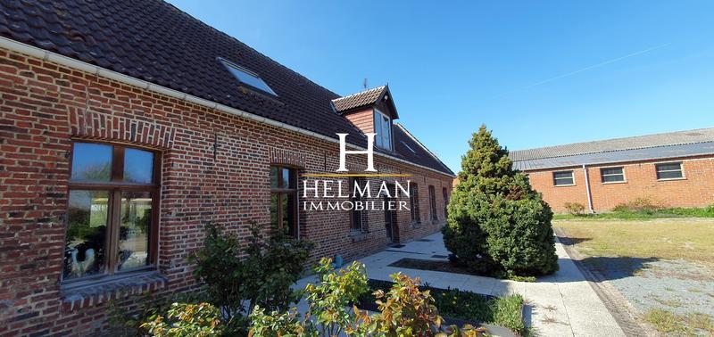 Maison - 536 m² - 16 pièces