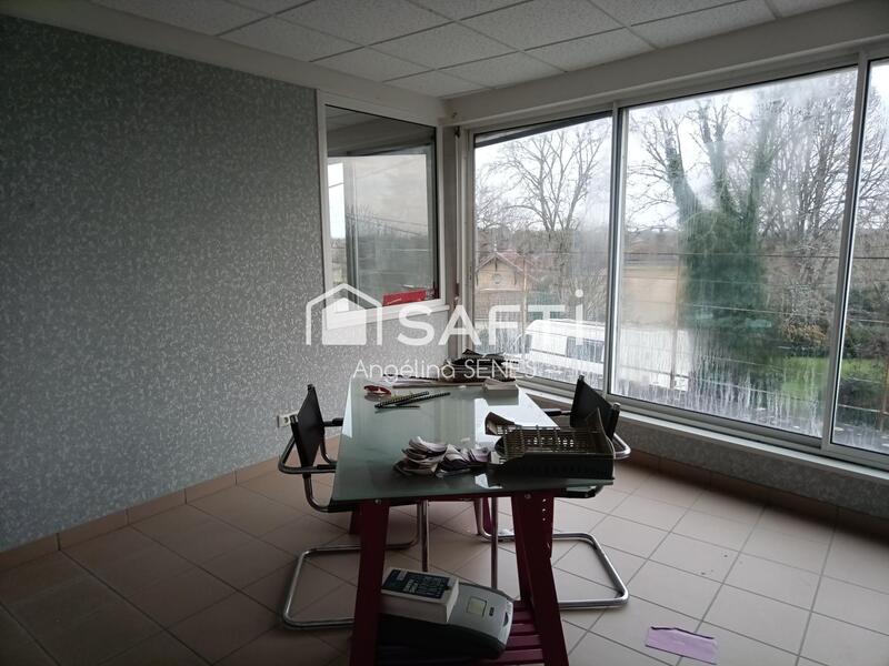 Local commercial - 1 500 m² - 15 pièces