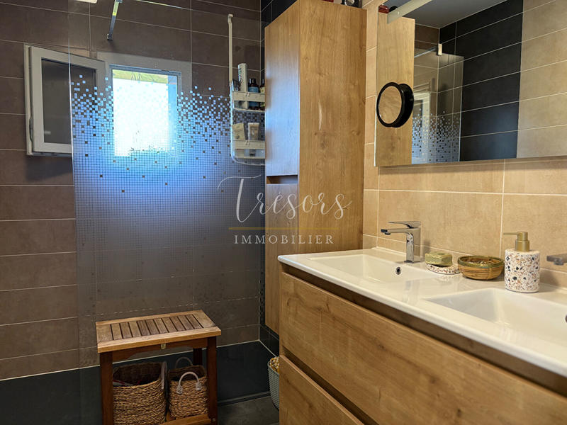 Appartement - 100 m² - 4 pièces