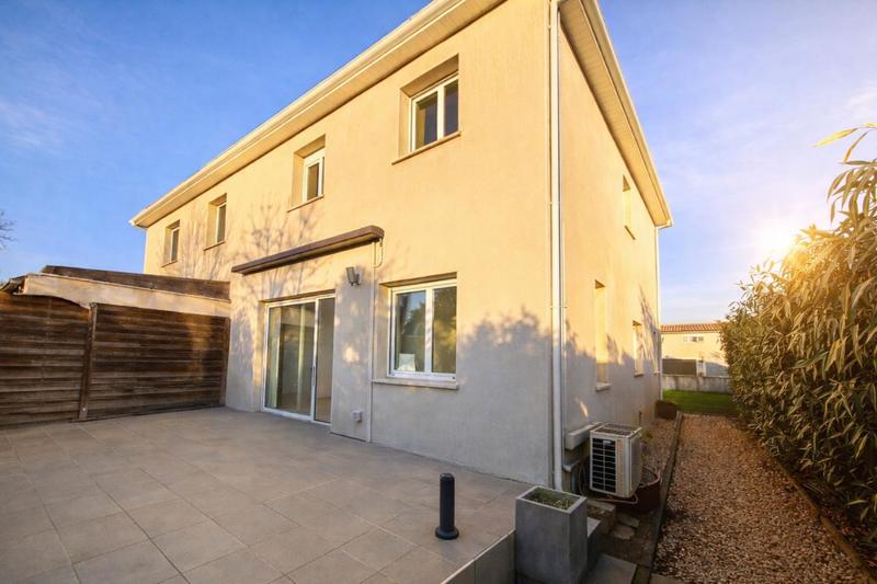 Maison traditionnelle - 93 m² - 5 pièces