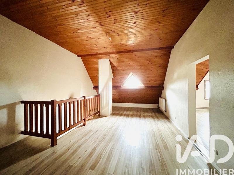 Maison - 202 m² - 8 pièces