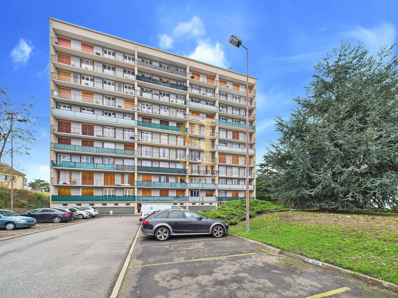 Appartement - 92 m² - 5 pièces