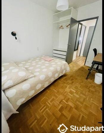 Chambre - 11 m² - 1 pièce