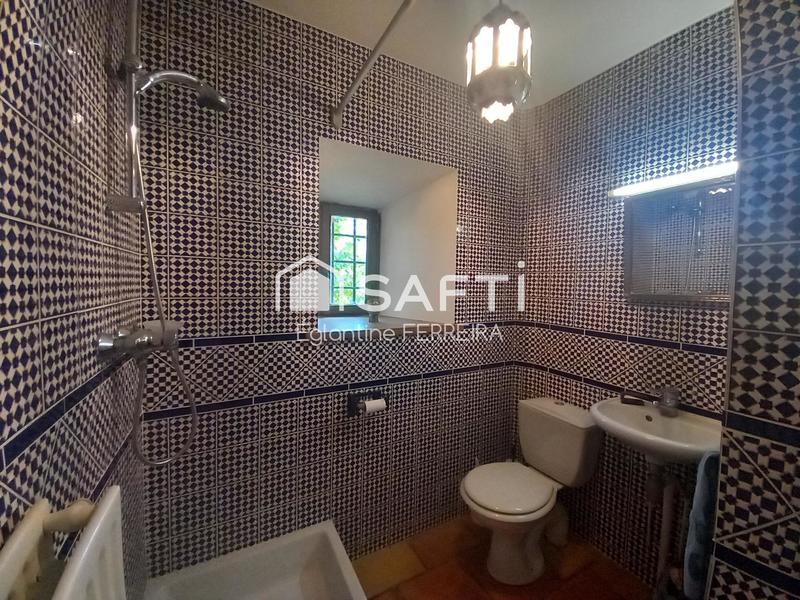 Propriété - 451 m² - 12 pièces