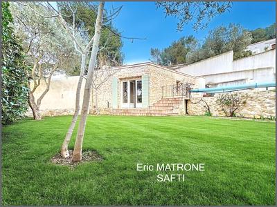 Maison - 250 m² - 9 pièces